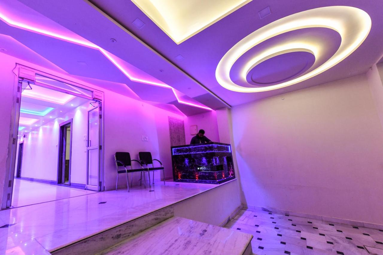 Hn Palace Homestay Агра Екстер'єр фото