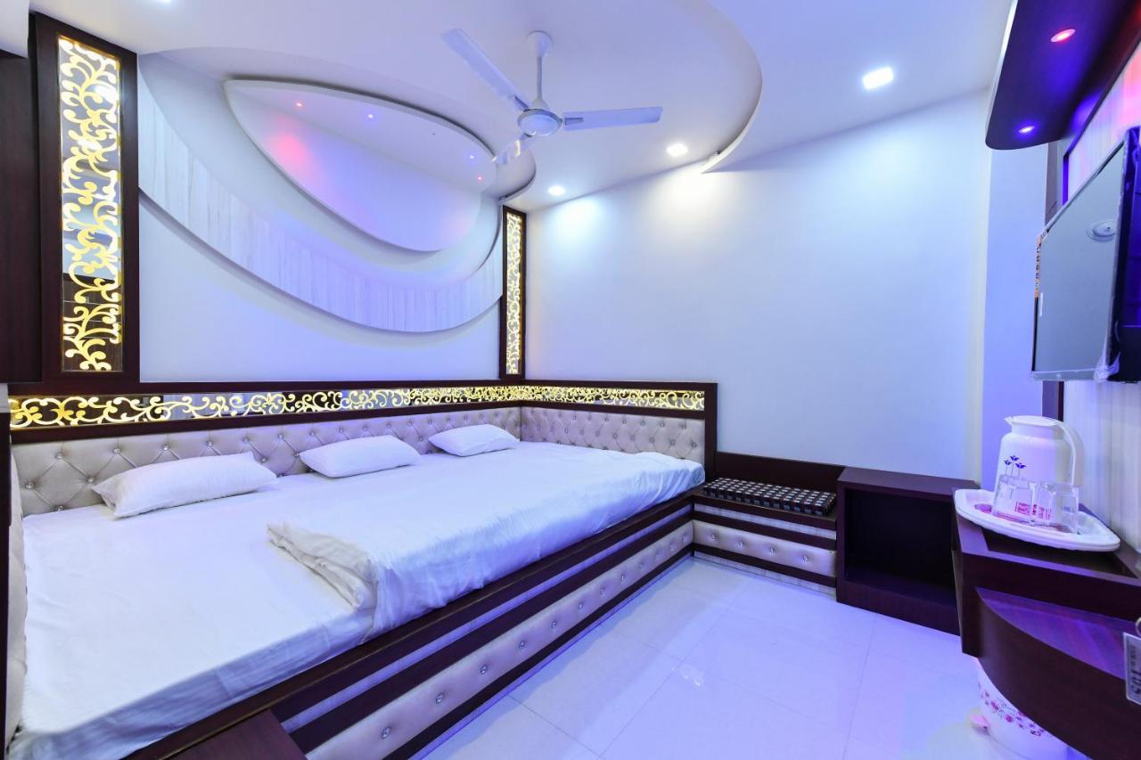 Hn Palace Homestay Агра Екстер'єр фото