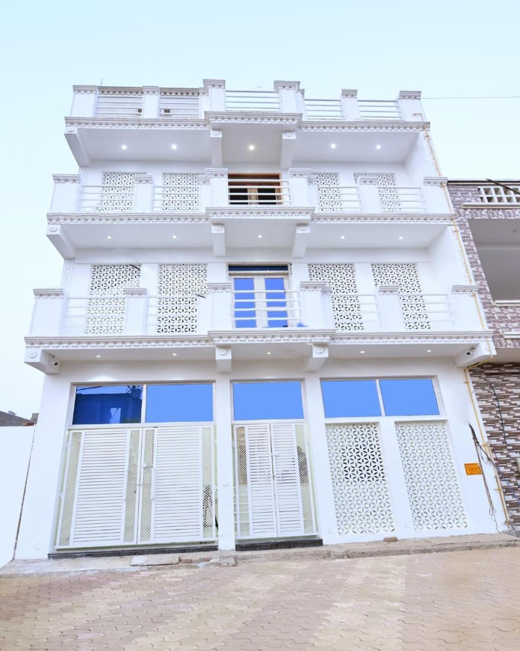 Hn Palace Homestay Агра Екстер'єр фото