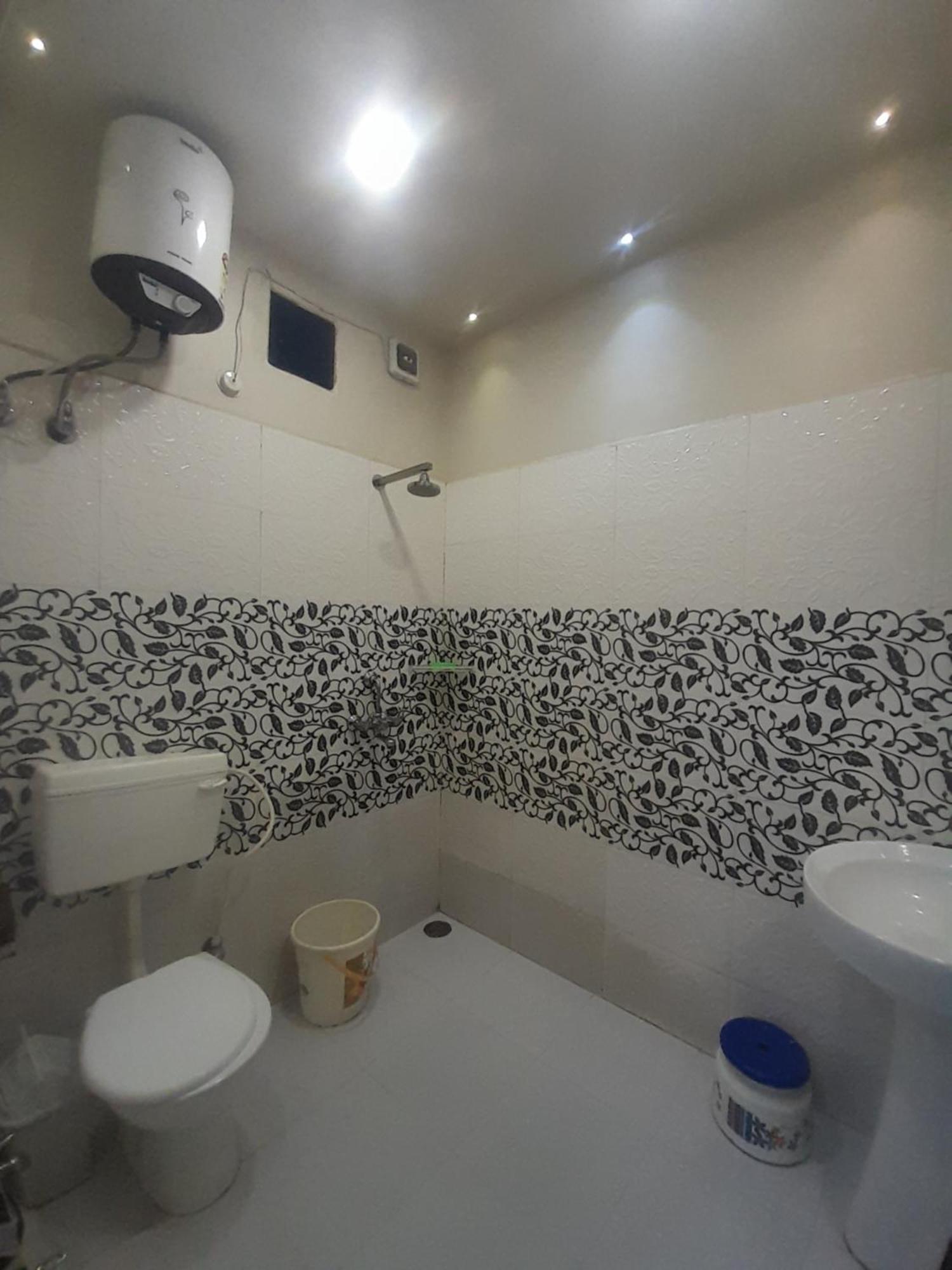 Hn Palace Homestay Агра Номер фото